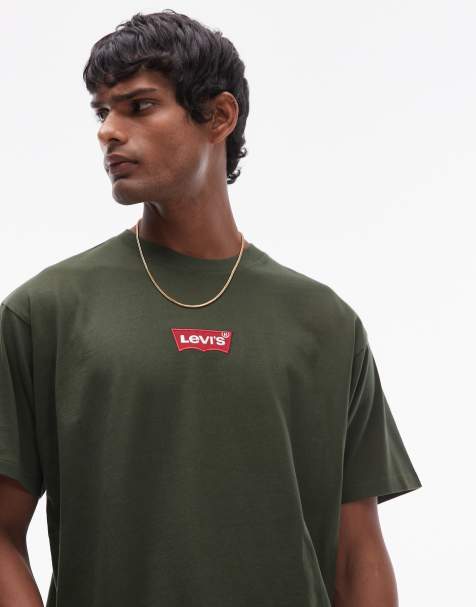 Levi's – Ciemnozielony T-shirt o luźnym kroju w stylu vintage z naszywką z logo batwing na środku - view 1