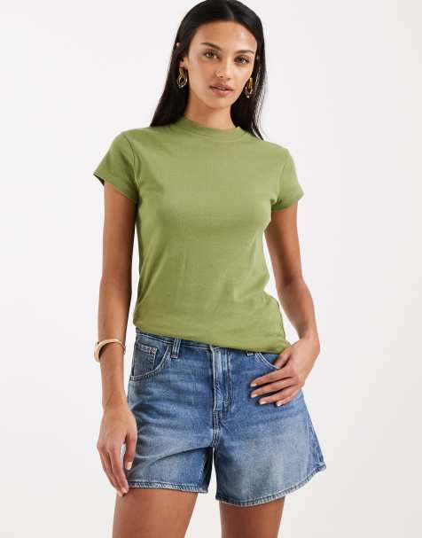 Levi's cinch waist mid-thigh denim shorts in mid blue - view 1