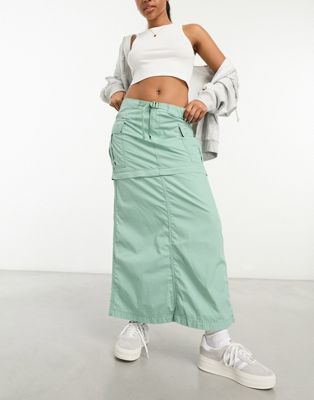 Levi's Convertible cargo skirt in green with pockets | ASOS