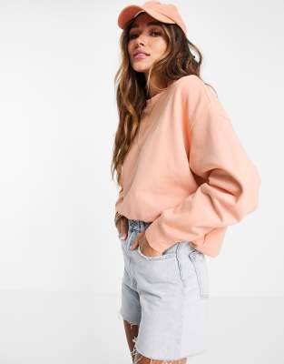 levis in the peach