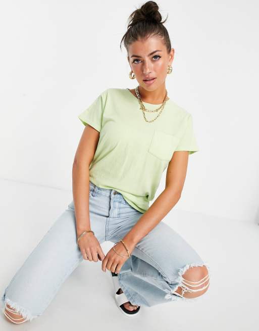 Levi's crew neck T-shirt with pocket in green | ASOS