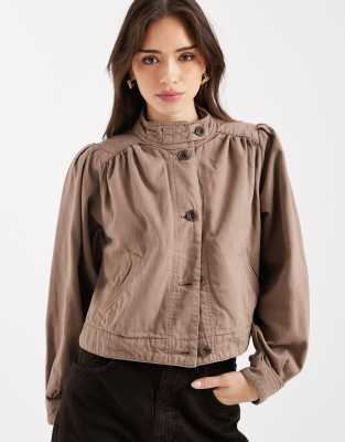 Levi's - Cropped-Parka in Beige im Vintage-Stil-Grün