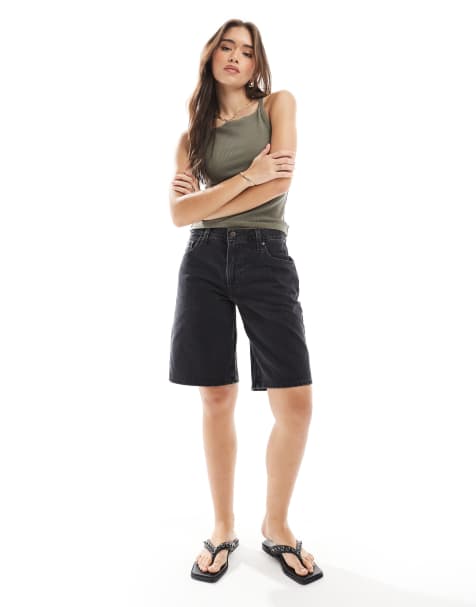 Levi's – Czarne sprane długie szorty jeansowe o luźnym fasonie dad - view 1