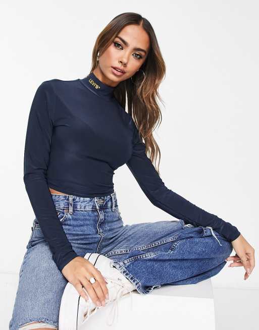 Levi's – Czarny obcisły top z golfem i grafiką
