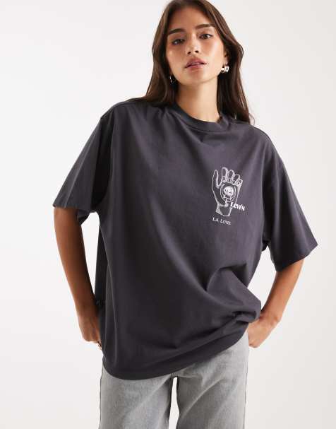 Levi's – Czarny T-shirt oversize z grafiką - view 1