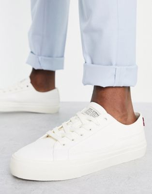 Levi's deacon leather trainers in white with backtab logo