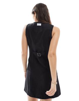 Levi's Vianna Vest Dress In Black