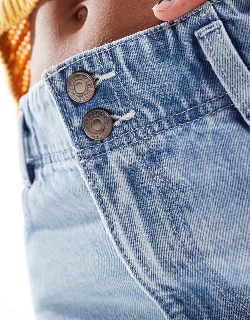 Levi's - Denim mom short met hoge taille en contrasterende stiksels in lichtblauw, 5 van 5