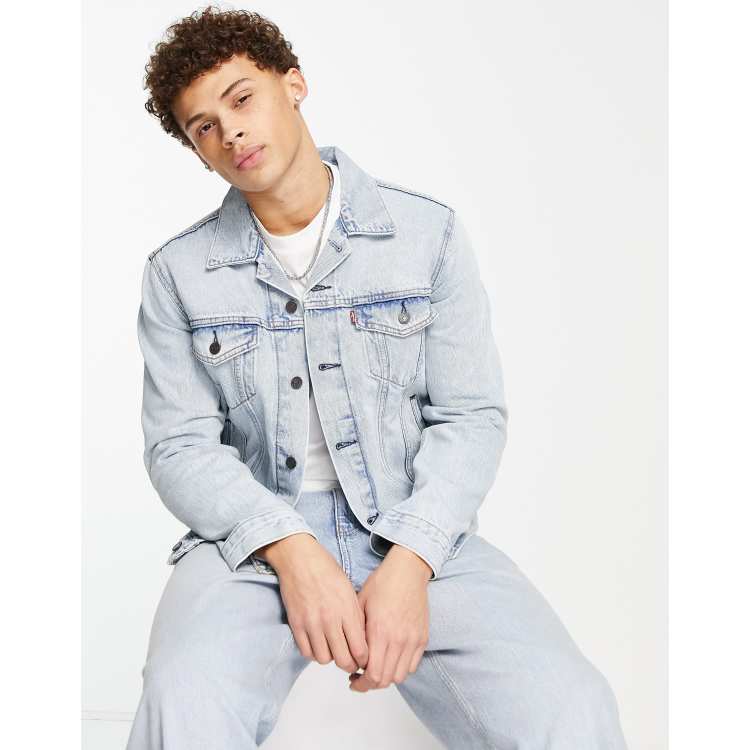 Light wash outlet trucker jacket