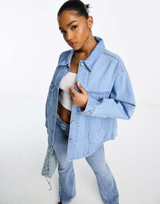 Levi's - Denim trucker shacket in lichtblauw