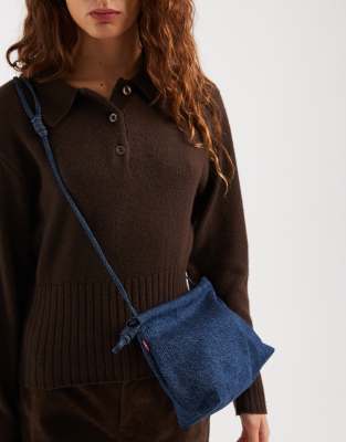Levi's - Denim-Umhängetasche mit Kordelzug in Blau