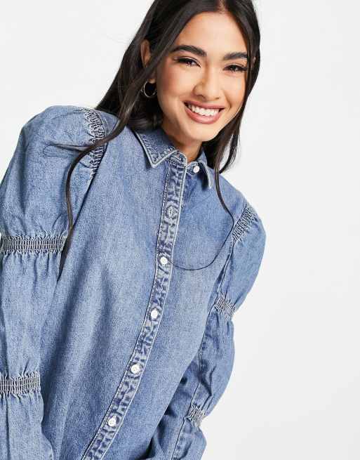 Levi's - denimskjorte i mellemvasket blå 