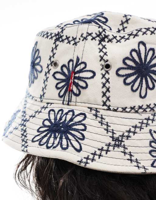 Levi's Devon embroidered bucket hat in cream