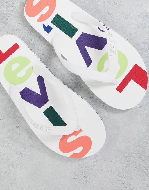 Levi's – Dixon – Zehenstegsandalen in Weiß