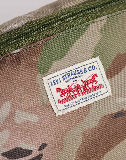 Levi's Duboce sling bumbag in camo print, 2 of 4