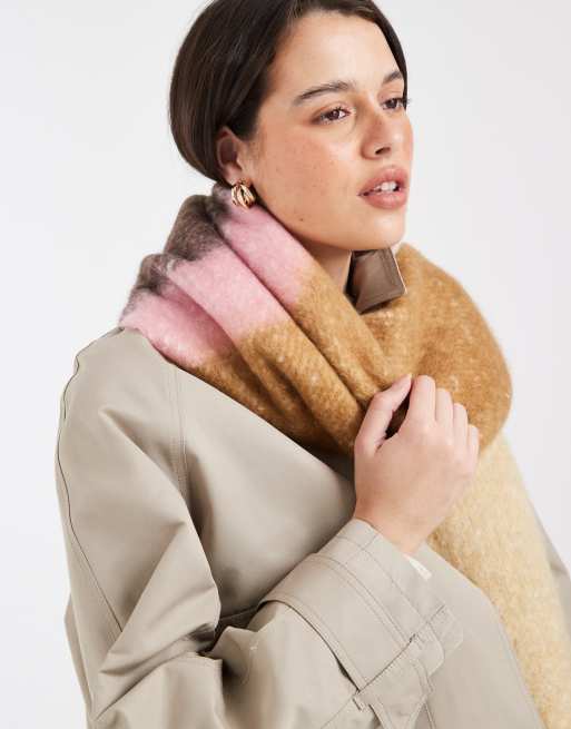 Levi's écharpe à carreaux duveteuse avec franges marron, 3 de 3