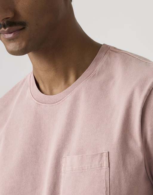 Levi's - Essential - Camiseta rosa básica holgada con bolsillo, 2 de 4