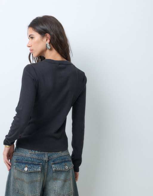 Levi's essential henley long sleeve t-shirt in black, 4 of 5