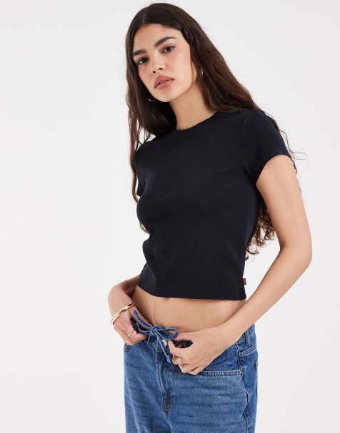Levi's – Essential – Knapp geschnittenes T-Shirt in Schwarz - view 1