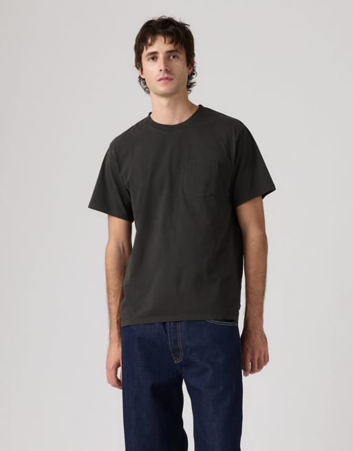 Levi's Essential pocket t-shirt in black, 2 of 4