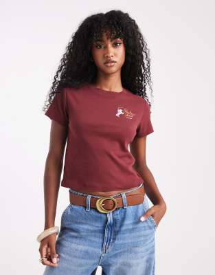 Levi's Essential Sporty T-shirt With Western Graphic In Red