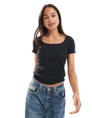 Levi's Essential Square Neck T-shirt In Black