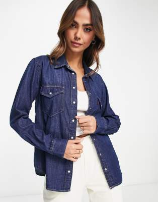 Levi's - Essential - Western-Jeanshemd in mittelblauer Waschung