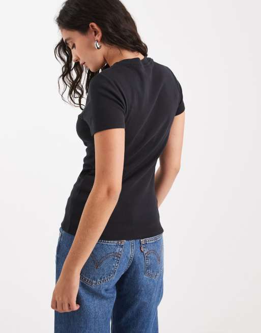 Levi's – Essential – Zestaw 2 T-shirtów w kolorze czarnym i białym z logo, 4 z 4