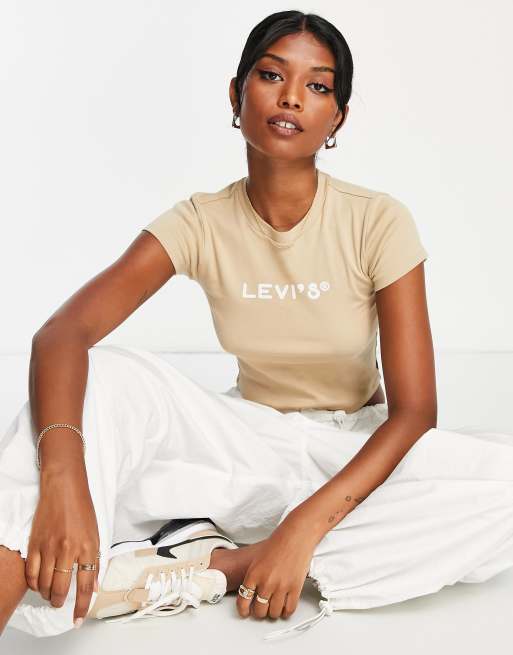 Levi's everyday logo cropped tee in sand | ASOS