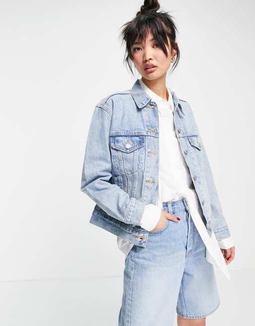 Levi's ex-boyfriend denim trucker jacket in mid wash blue | ASOS