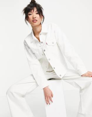 levis white coat