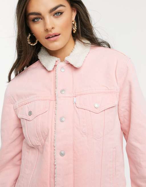 Levi's ex-boyfriend Sherpa trucker denim jacket in pink | ASOS