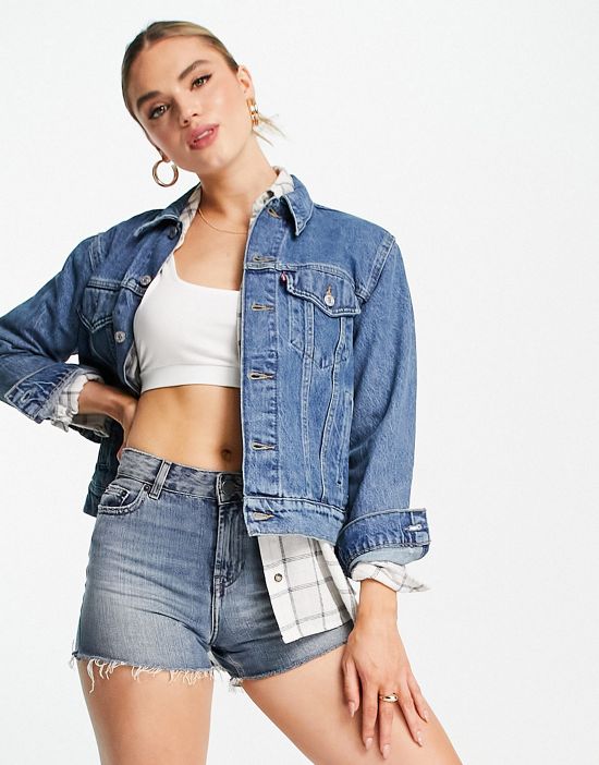 https://images.asos-media.com/products/levis-ex-boyfriend-trucker-jacket-in-light-wash-blue/201835493-1-forreal?$n_550w$&wid=550&fit=constrain