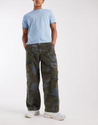 Levi's extra baggy cargos in camo print