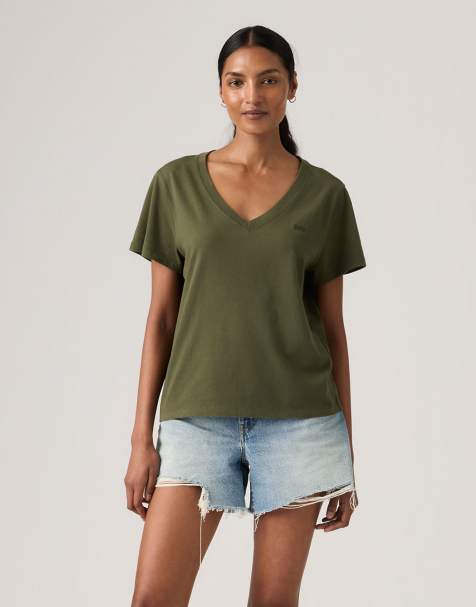 Levi's – Favorite – Country Air – Housemark – Jersey-T-Shirt in Grün mit V-Ausschnitt - view 1