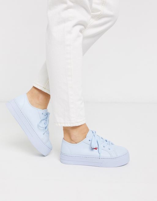 levi flatform trainers