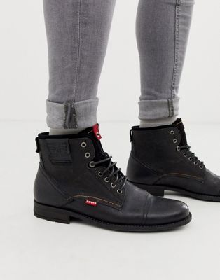 Levi's Fowler leather boot in black | ASOS