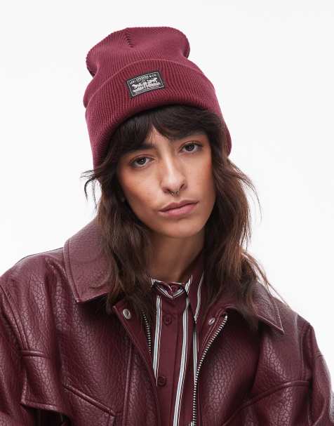 Levi's – Gerippte Strickmütze in Burgunderrot mit Logo-Etikett - view 1