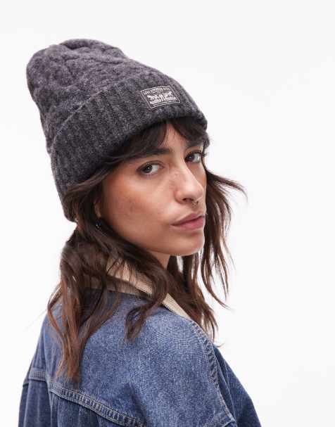 Levi's – Gerippte Strickmütze in Schwarz mit Logo-Etikett - view 1