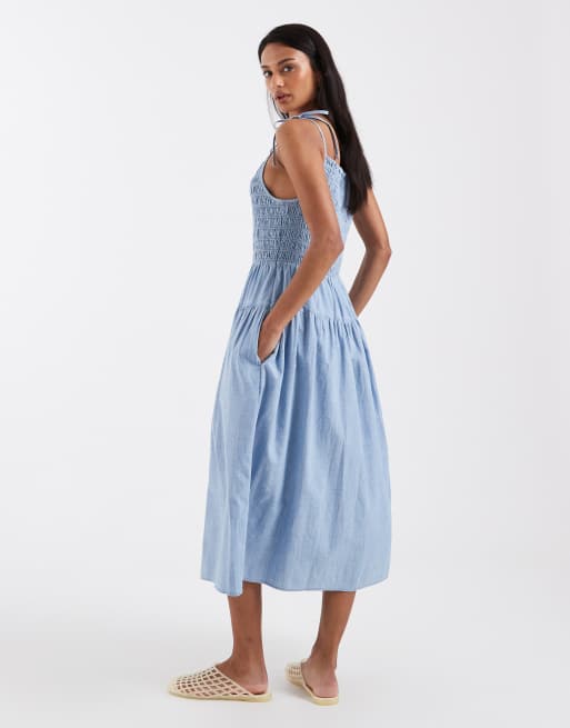 Levi's – Gesmoktes Midi-Sommerkleid in Blau, 2 von 4