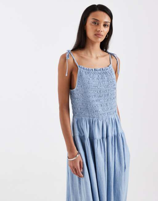 Levi's – Gesmoktes Midi-Sommerkleid in Blau, 3 von 4
