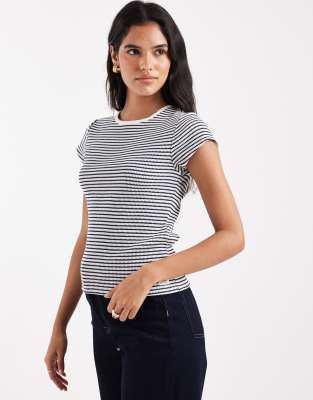 Levi's - Gestreiftes T-Shirt mit Waffelstruktur und Kappärmeln-Bunt