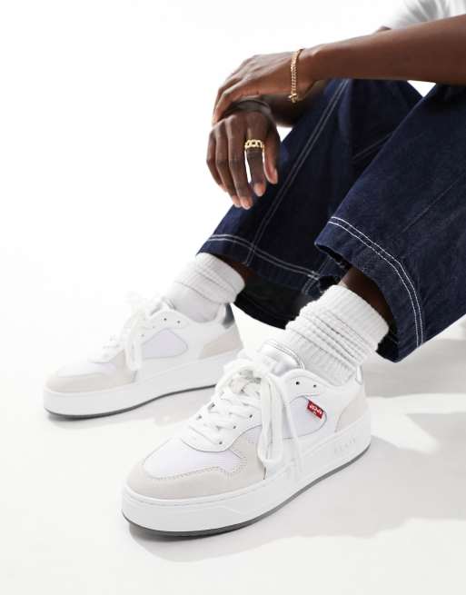 Levi's - Glide - Leren sneakerss in wit en crème suède mix met logo