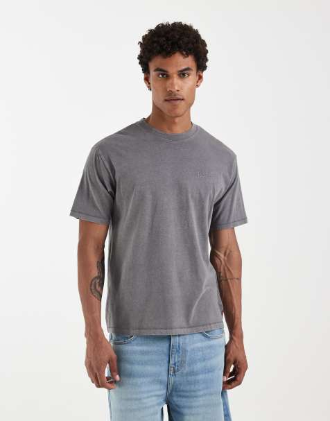 Levi's – Grå t-shirt i vintagestil med röd flik - view 1