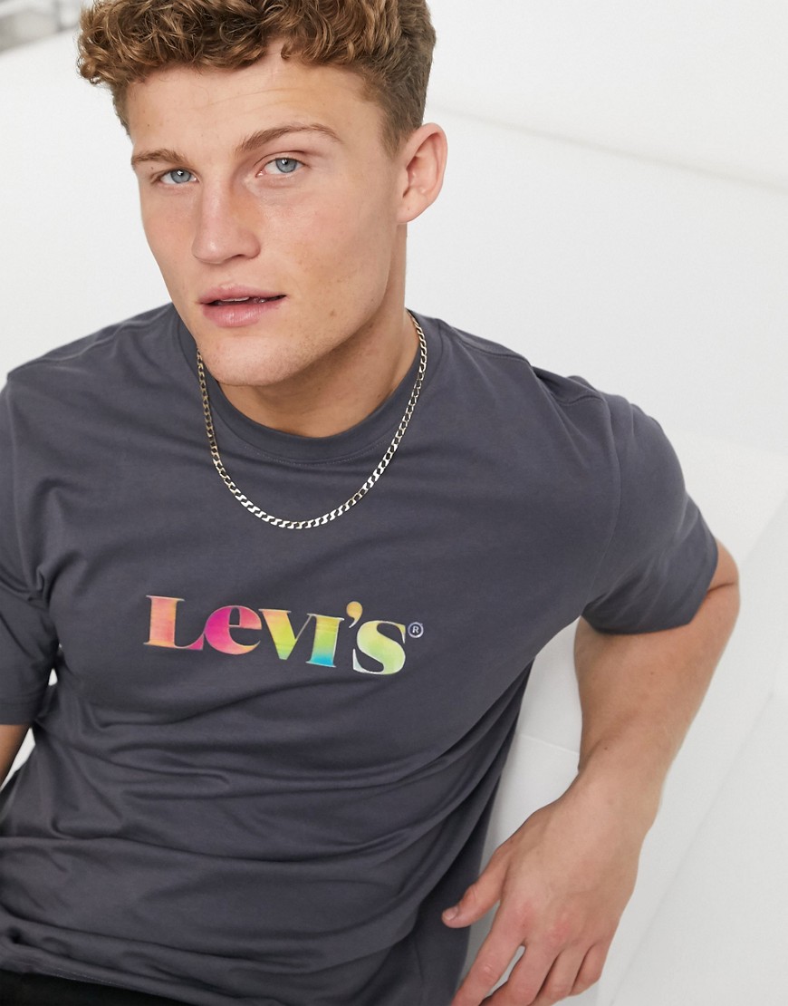 Levi's gradient front logo relaxed fit t-shirt in blackened pearl