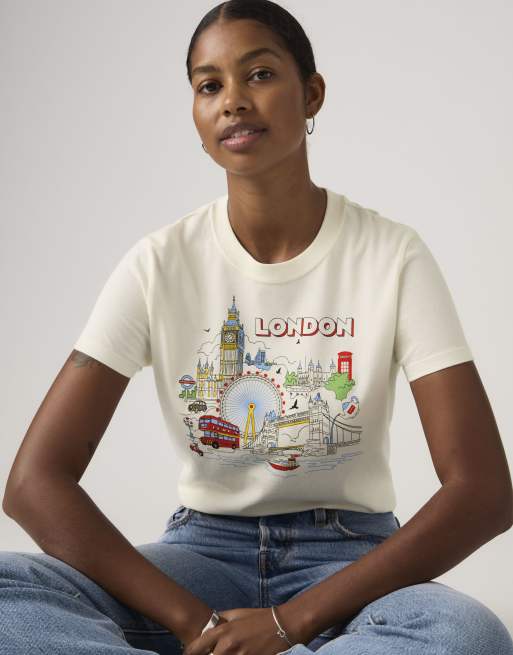 Levi's Graphic London favorite tee in white, 4 of 4