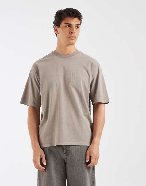 Levi's graphic oversized t-shirt in brown - view 1