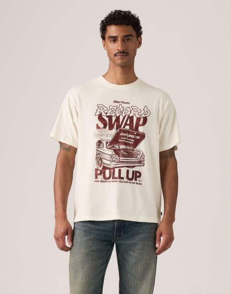 Levi's Graphic vintage fit t-shirt in beige - view 1