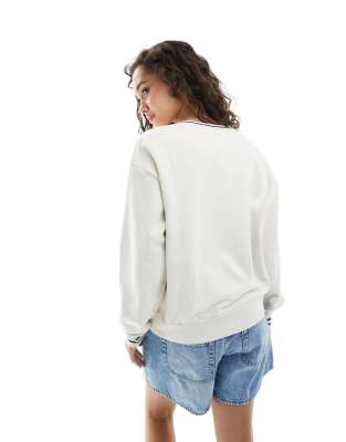 Levi's Heritage Logo Tipped Sweatshirt In White