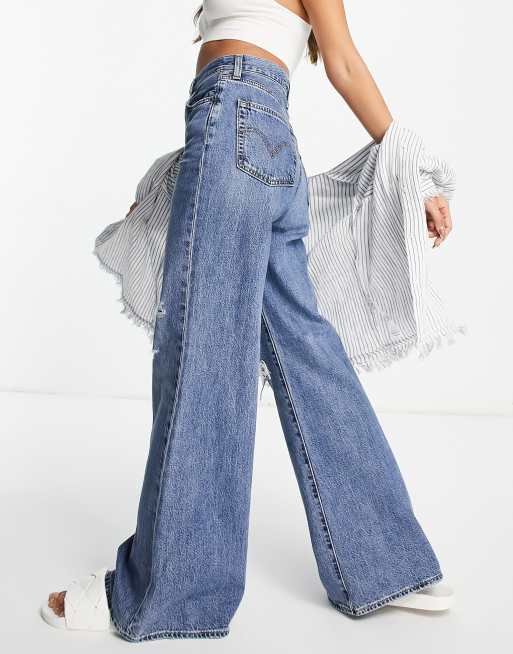 Levi's high loose flare jeans in light wash